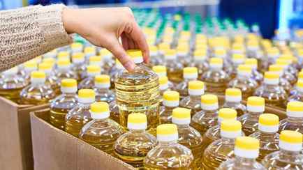 Популярную марку российского подсолнечного масла запретили продавать в Беларуси. Что с ним не так?