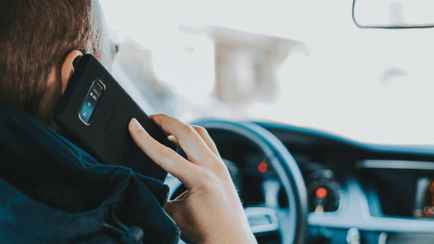 Лукашенко пообещал белорусам мобильный телефон собственного производства