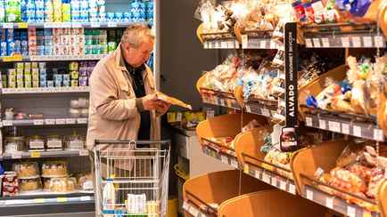 Один из банков предложил белорусам оплачивать продукты в рассрочку на 8 месяцев. В 1000 магазинов каких сетей?