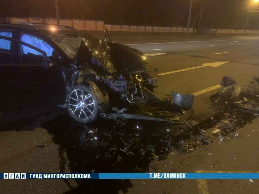 В Минске Volkswagen влетел в автобус – пострадала 16-летняя пассажирка