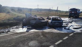 На Гродненщине две легковушки столкнулись и выгорели дотла – два человека в больнице