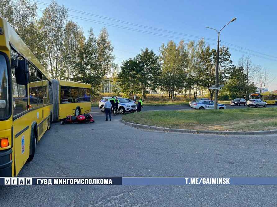 В Минске мотоциклист влетел в пассажирский автобус