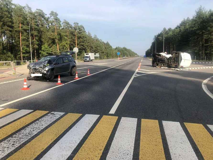 На Гродненщине маршрутка столкнулась с паркетником – пять человек в больнице
