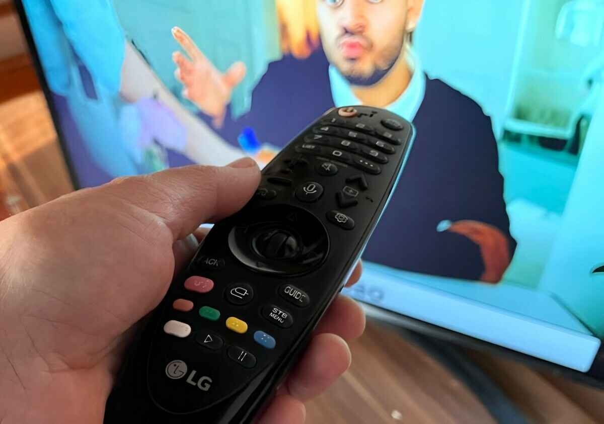 Белтелеком предупредил белорусов о "необходимости" перезагрузить телевизоры и приставки, чтобы смотреть новый канал