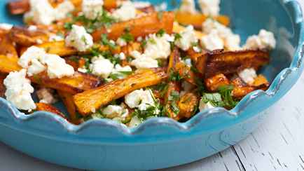 Этот сезонный салат с морковью заменит полноценный обед. Вот чем заправить, чтобы не было тяжести в желудке