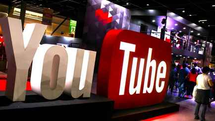 «Будем действовать дипломатически» — Министр информации рассказал, планируют ли в Беларуси закрыть YouTube