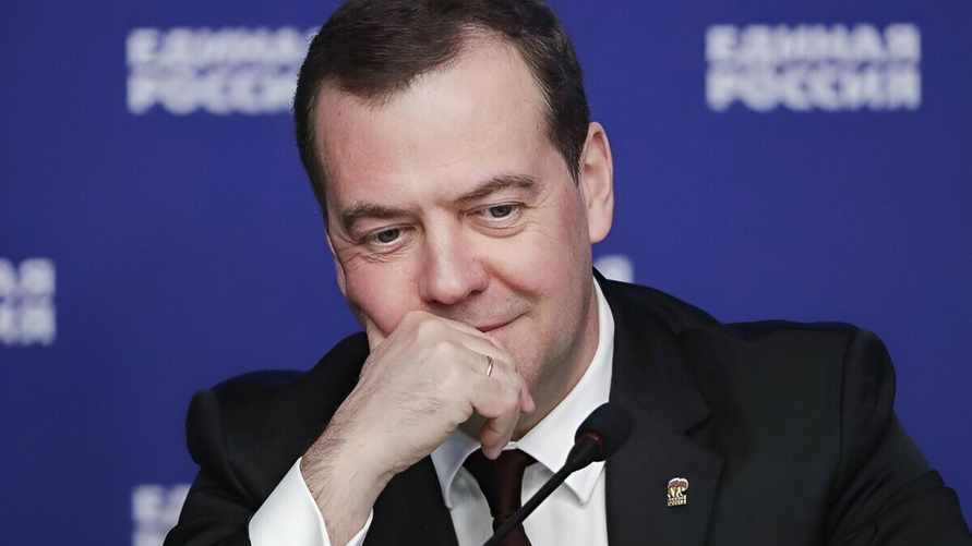 «Чтобы ворочались ночами и оглядывались на улице» — Медведев предложил создать публичную «базу врагов»