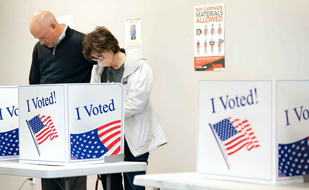 В США началось досрочное голосование на президентских выборах