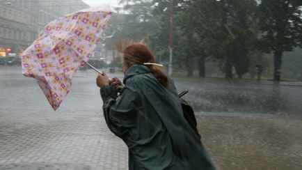 «Первое арктическое вторжение пережили» — Синоптики предсказали белорусам «обильные» дожди и «неприятненький ветерок». Когда?