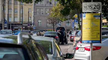Водители в Минске могут не платить за стоянку на законных основаниях? Чиновники рассказали, в чем нюанс