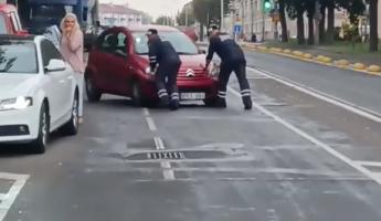 В ГАИ показали, как в Полоцке поехала машина без водителя