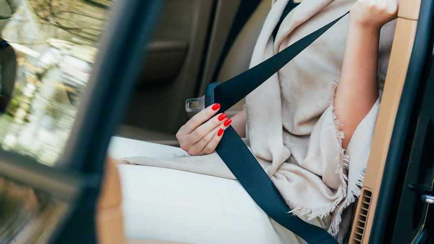 Штраф до 200 рублей. Адвокат рассказал, кого накажут за непристёгнутый ремень пассажира в такси