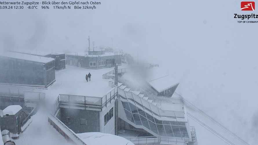 Горнолыжная база на Цугшпитце в баварских Альпах