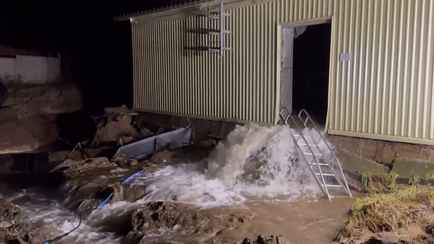 Жители трёх районов Минска остались без воды из-за аварии на магистральном трубопроводе