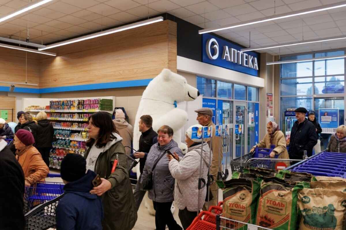 В одном из районов Минска открыли супермаркет с 18 кассами и мексиканскими врапами. Что по ценам?