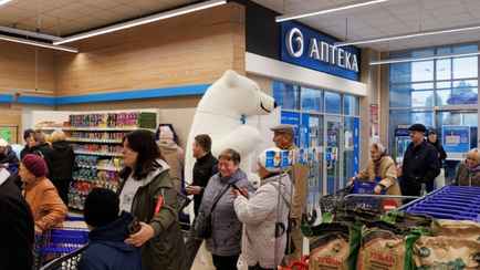 В одном из районов Минска открыли супермаркет с 18 кассами и мексиканскими врапами. Что по ценам?