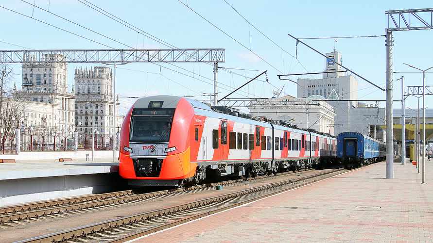 В российских «Ласточках» разрешили расплачиваться белорусскими рублями. Но только на одном маршруте