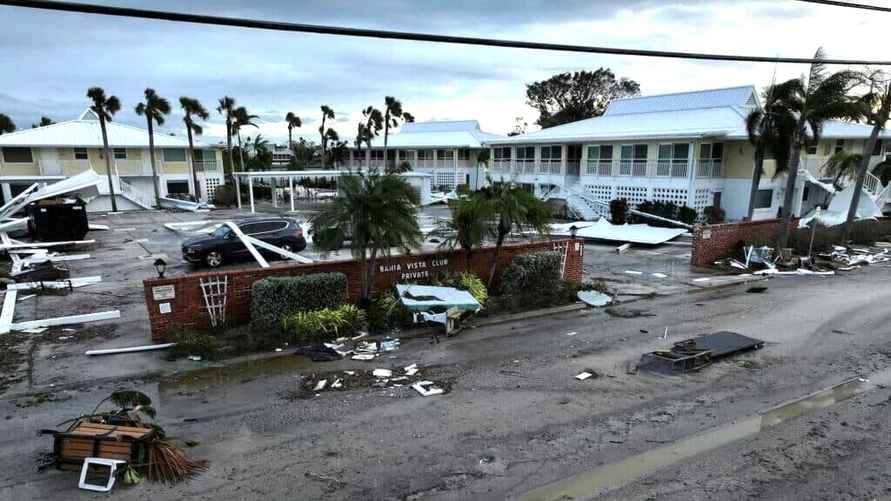 Более 100 млрд долларов ущерба и 16 погибших. В США начали подсчитывать урон от урагана Милтон