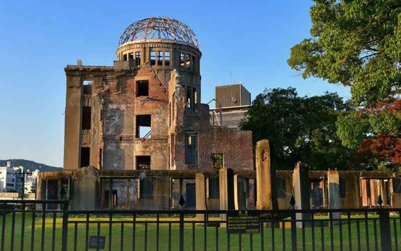 Мемориальное здание мира в Хиросиме было единственным сооружением, уцелевшим в этом районе после того, как в 1945 году была сброшена первая атомная бомба