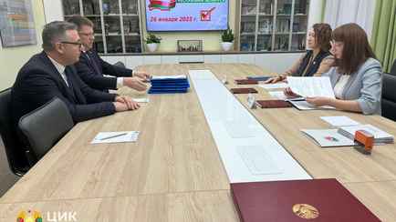 ЦИК получил документы о регистрации инициативной группы Лукашенко для участия в президентских выборах