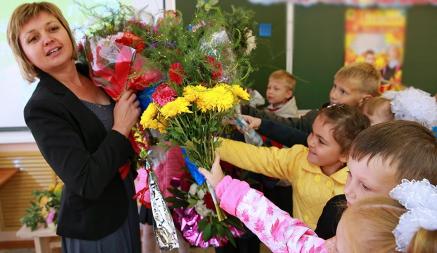 Не цветами едиными. Нашли для белорусов 10 оригинальных и бюджетных идей подарка ко Дню учителя