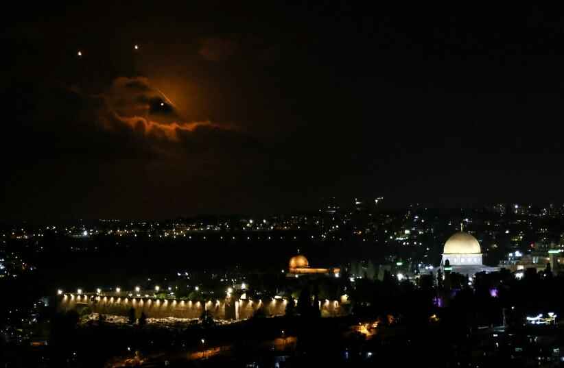 Объявление войны? Иран обстрелял Израиль 181 ракетой