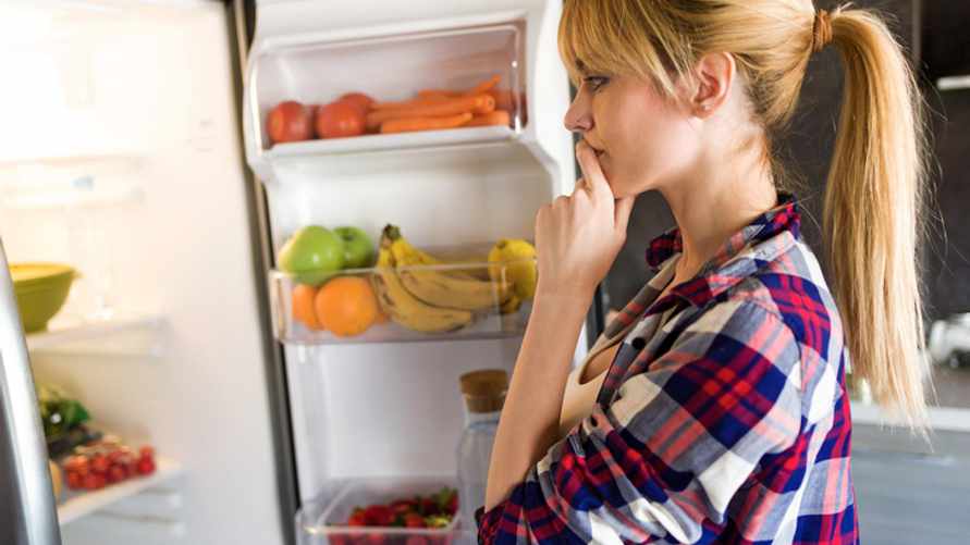 Зачем класть мел в холодильник? Вот как этот трюк позволит отсрочить его мытьё