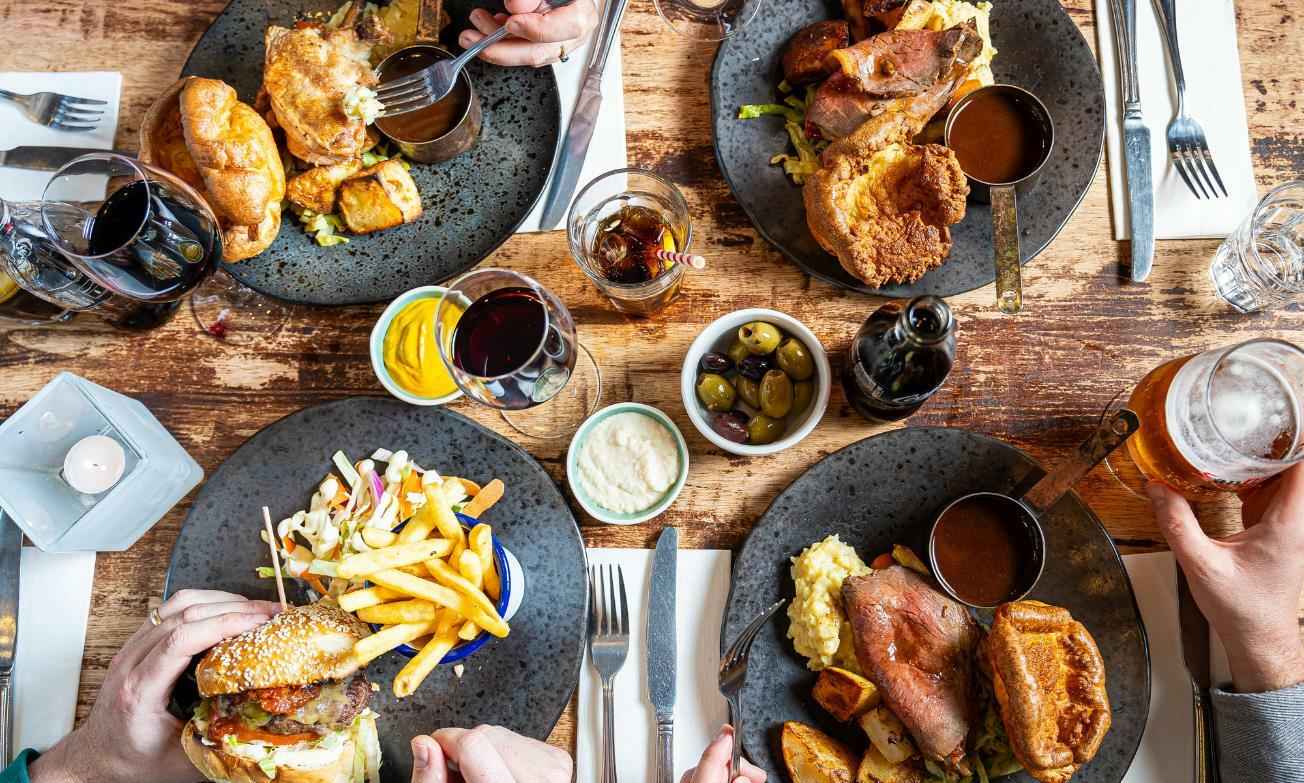 Работает ли совет "не есть после 18:00"? Диетологи рассказали правду