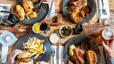 Работает ли совет «не есть после 18:00»? Диетологи рассказали правду