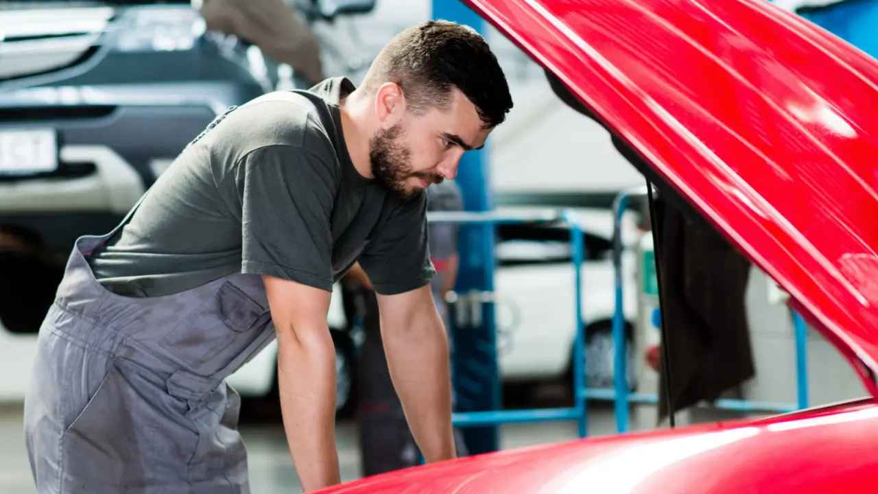 Как подготовить авто к холодам? Автоэксперт дал список из 5 вещей, которые нужно проверить в октябре