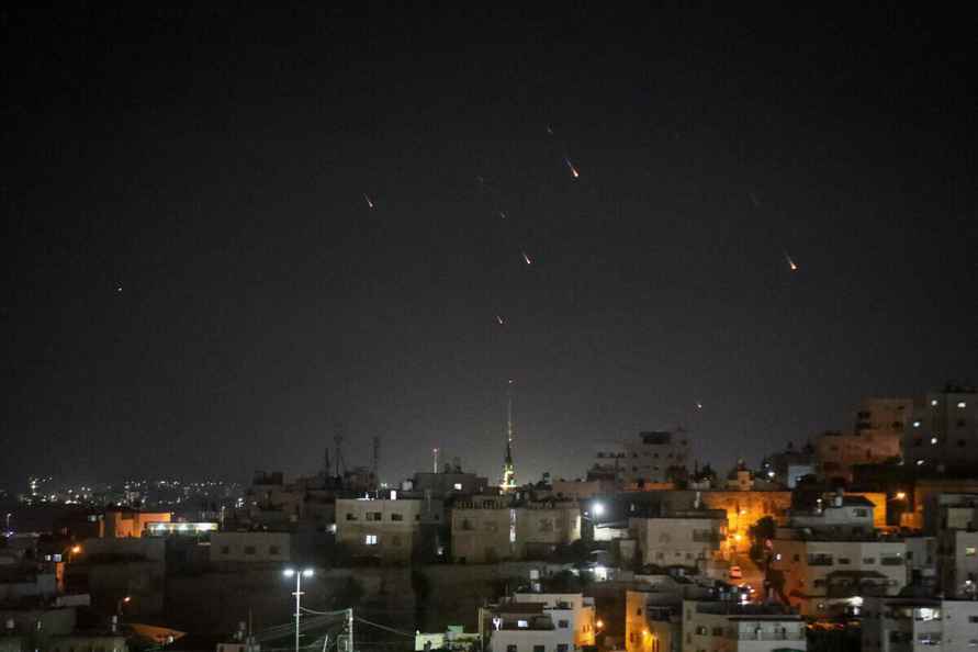 Объявление войны? Иран обстрелял Израиль 181 ракетой