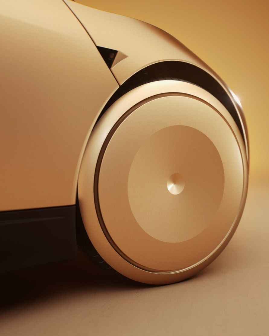 Илон Маск презентовал первые беспилотные роботакси от Tesla. Когда появятся на дорогах?