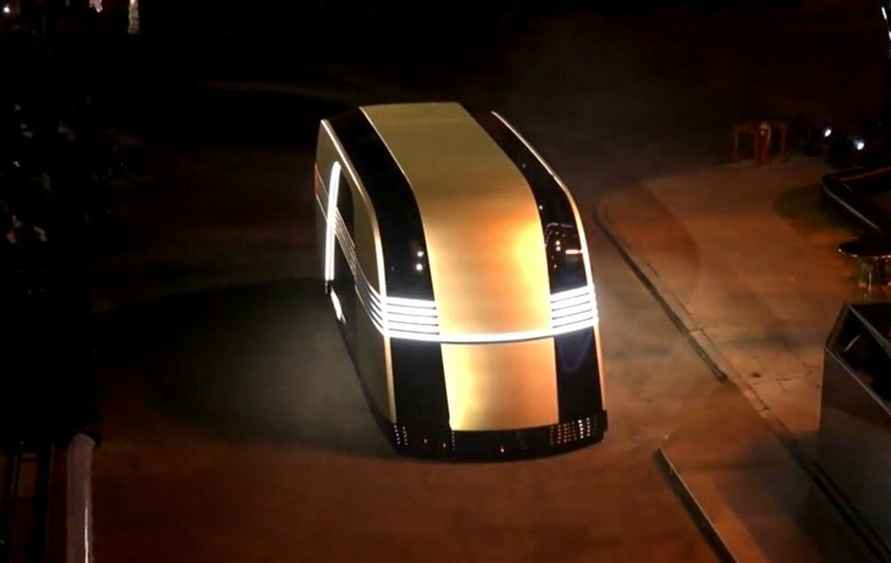 Илон Маск презентовал первые беспилотные роботакси от Tesla. Когда появятся на дорогах?