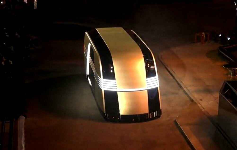 Илон Маск презентовал первые беспилотные роботакси от Tesla. Когда появятся на дорогах?