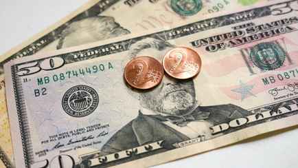 Доллар и евро снова подешевели в Беларуси. На сколько?