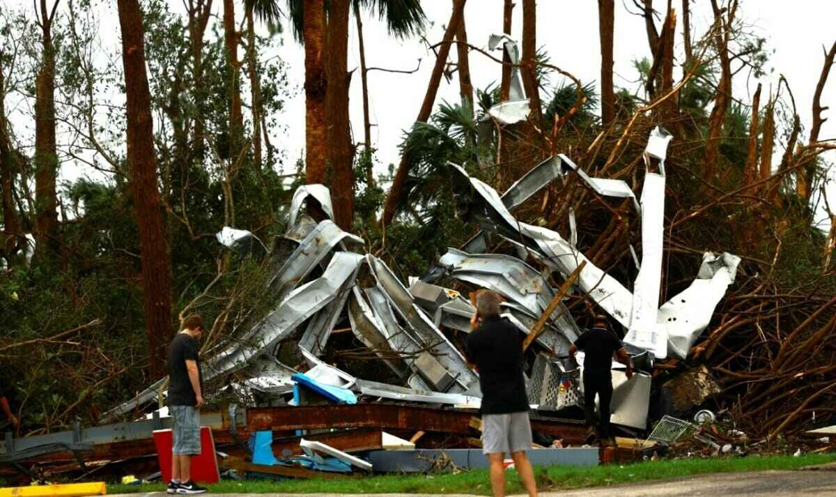 Более 100 млрд долларов ущерба и 16 погибших. В США начали подсчитывать урон от урагана Милтон