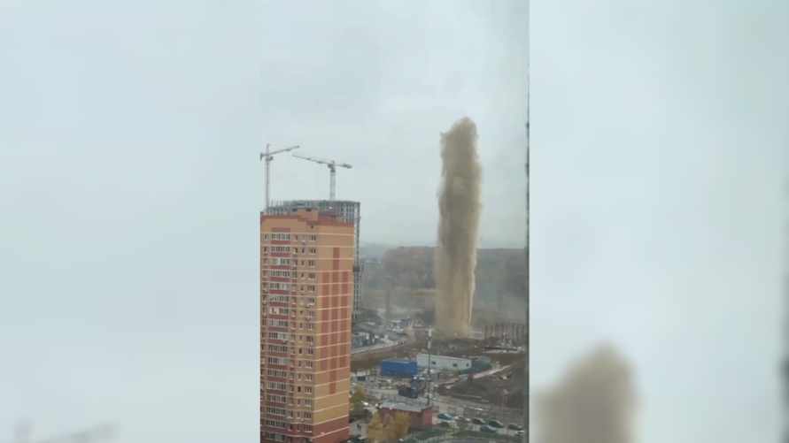 В Подмосковье забил «фонтан» из грязи высотой в многоэтажку