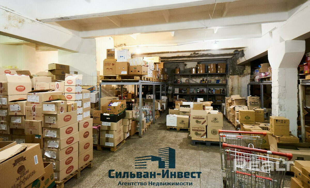 Подешевел на $3 млн. В Минске выставили на продажу один из самых культовых универсамов