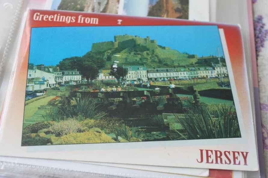 Минус месячная зарплата в год на «макулатуру»? Узнали, как и чем живут посткроссеры в Беларуси