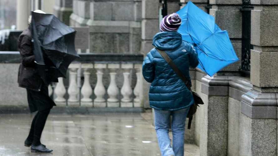 "Белгидромет" объявил оранжевый уровень опасности для 2 областей. К чему приготовиться?