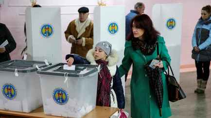 В Молдове объявили «день тишины» накануне выборов и референдума. Кому предсказали победу соцопросы?