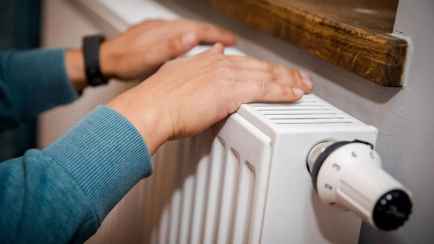 В Гродно начали включать отопление в детсадах, школах и больницах. Когда в жилых домах?