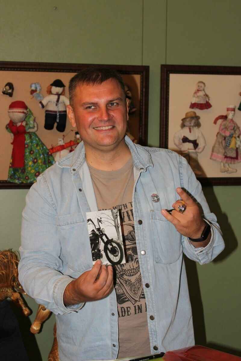 Минус месячная зарплата в год на «макулатуру»? Узнали, как и чем живут посткроссеры в Беларуси