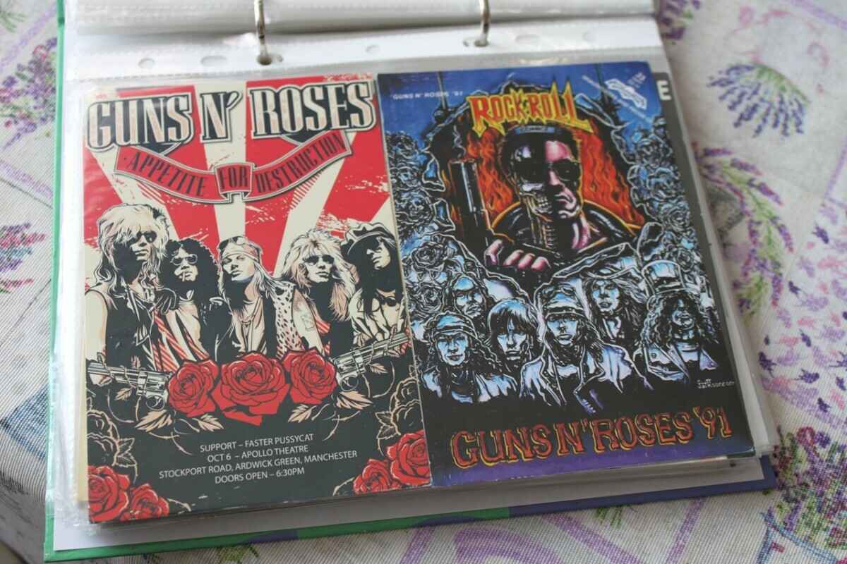 Минус месячная зарплата в год на «макулатуру»? Узнали, как и чем живут посткроссеры в Беларуси