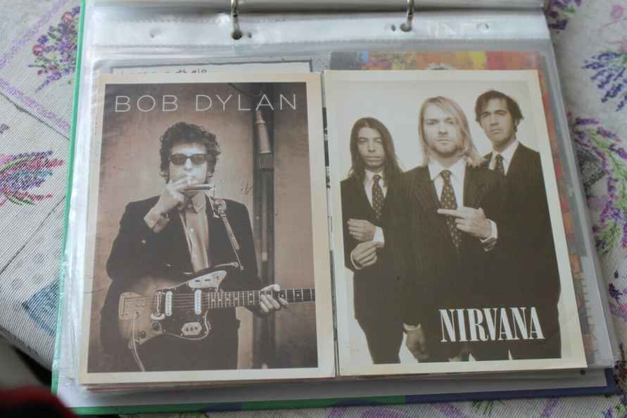 Минус месячная зарплата в год на «макулатуру»? Узнали, как и чем живут посткроссеры в Беларуси