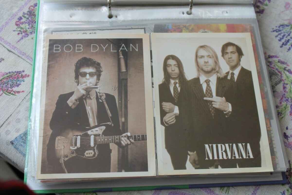 Минус месячная зарплата в год на «макулатуру»? Узнали, как и чем живут посткроссеры в Беларуси