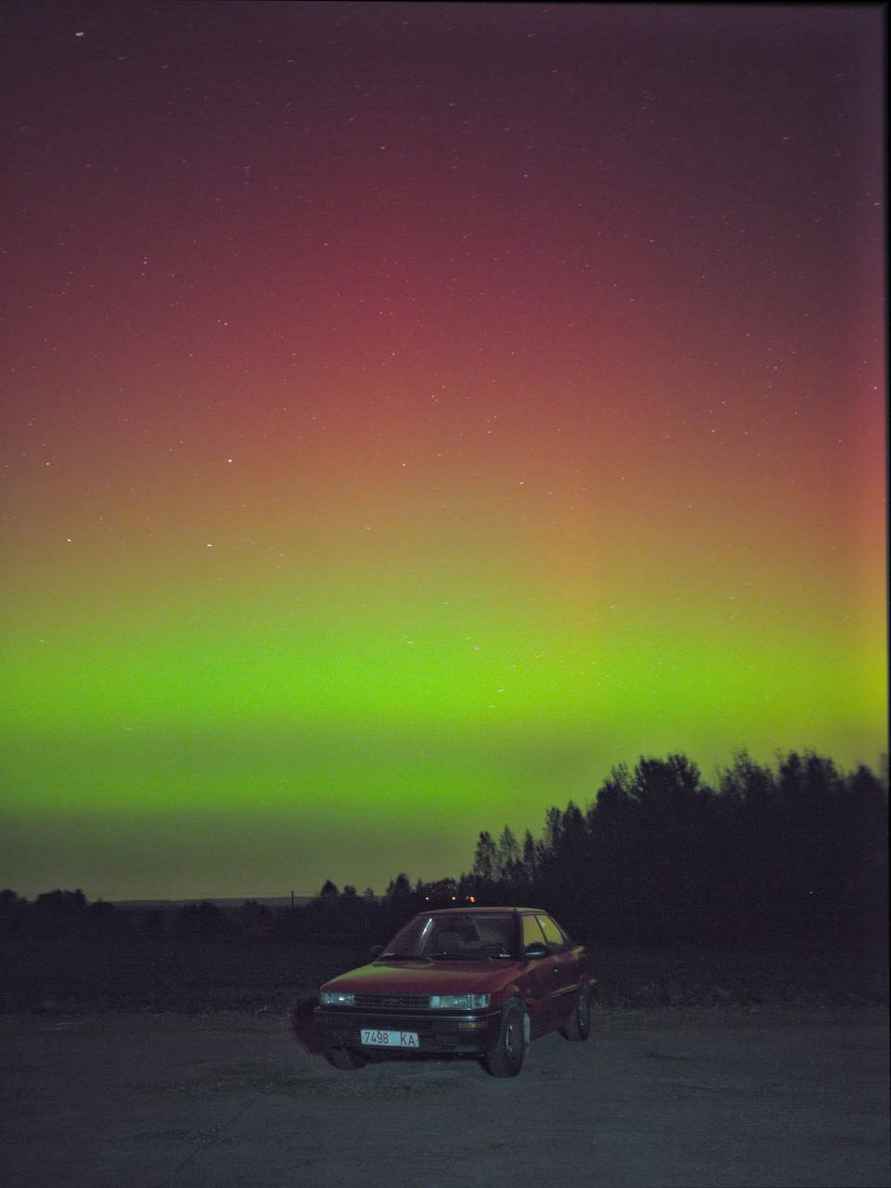 Белорусы поделились фото северного сияния над Брестом, Гродно и Минщиной, вызванного магнитной бурей класса G4