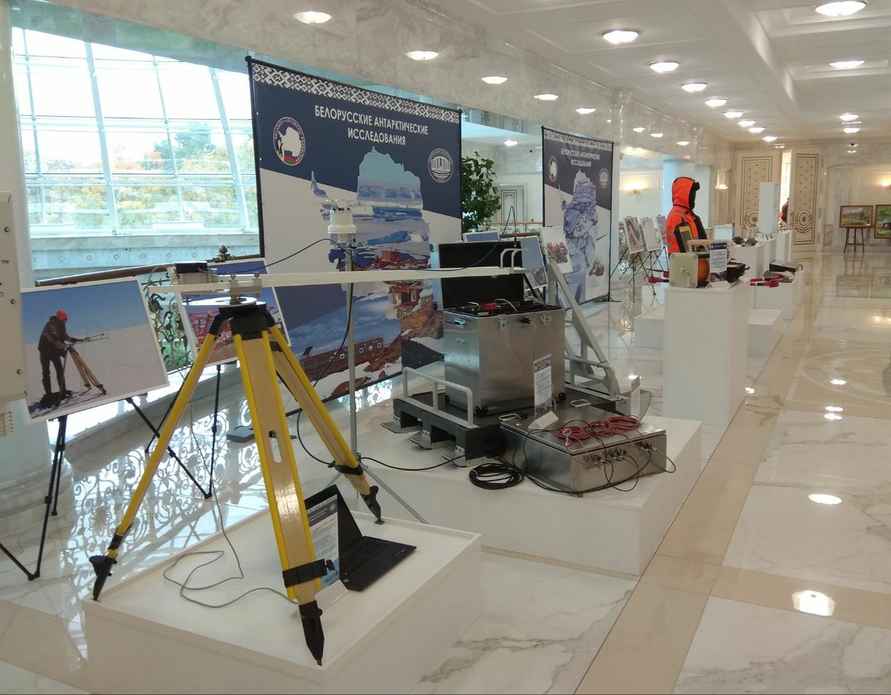 Лукашенко поручил использовать исследования Антарктиды в Беларуси и спросил, можно ли ему там пожить