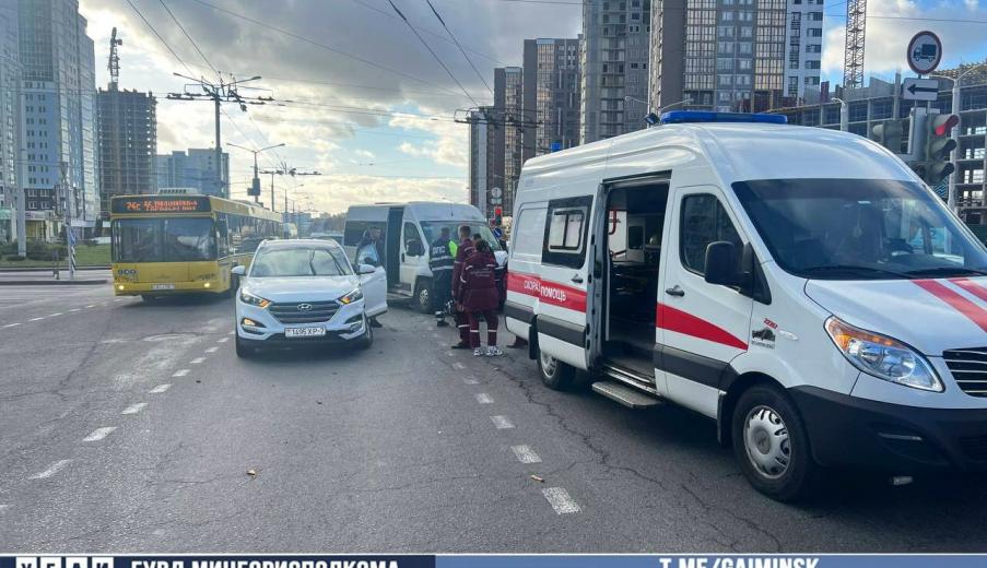 В Минске маршрутка столкнулась с легковушкой – 5 человек в больнице