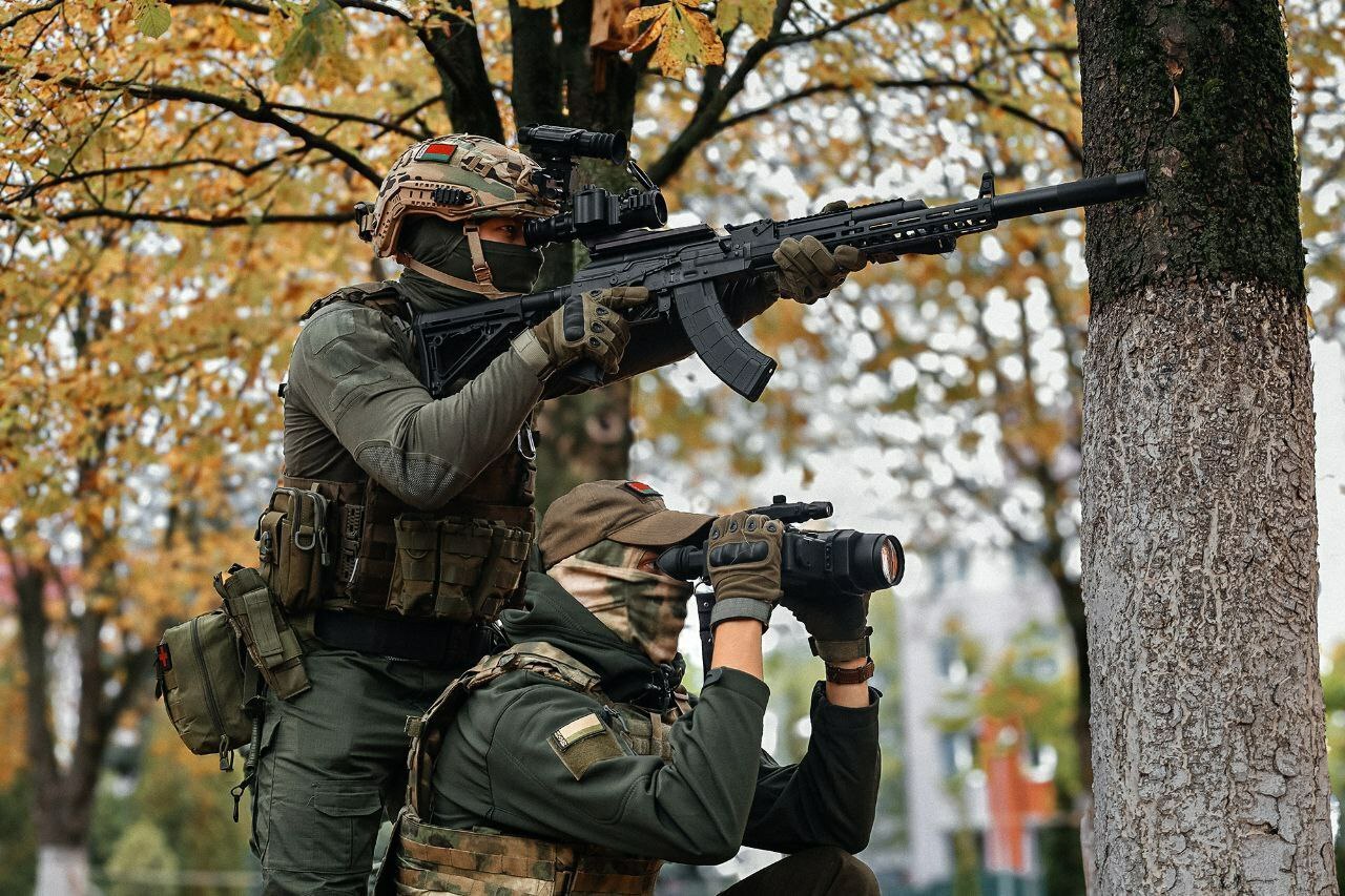 Жителей Брестчины предупредили о военной технике на дорогах и запретили ходить в лес в одном районе